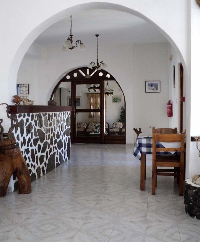 Hotel Adamastos Akrotírion Zewnętrze zdjęcie
